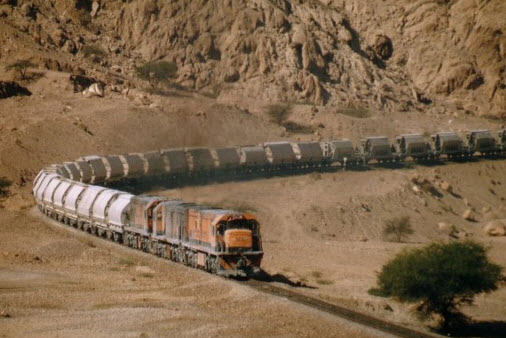سكة حديد العقبة تواصل رفع حجم كمية نقل الفوسفات بقطاراتها