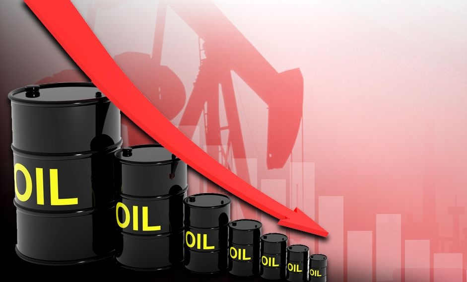 النفط يهبط لأدنى مستوى بعد بيانات أميركية