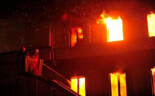 البقعة: إصابة (5) أشخاص بضيق تنفس بحريق منزل