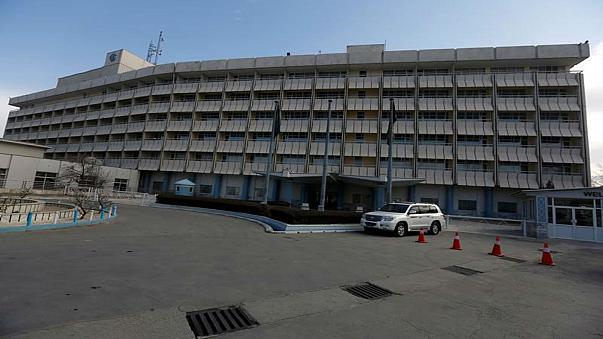مسلحون يهاجمون فندقا في العاصمة الأفغانية