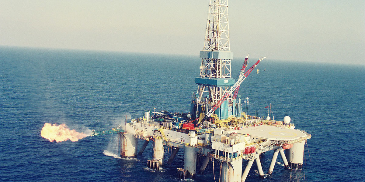مصر توسع التنقيب عن النفط والغاز في البحرين الأبيض والمتوسط