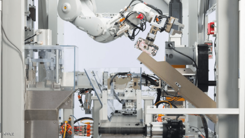 "أبل" تطلق روبوتا عملاقا لإعادة تدوير الآيفون