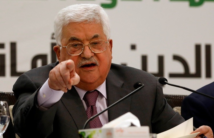 حماس تهاجم عباس