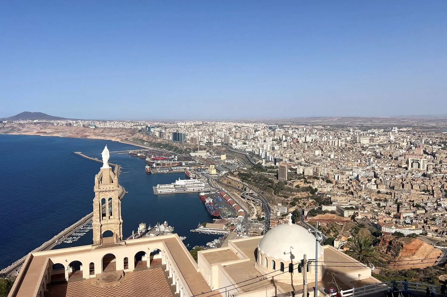 البنك الدولي: الجزائر تحقق تقدمًا في تنويع اقتصادها وزيادة الصادرات غير النفطية 3 مرات