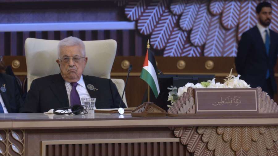 الرئيس الفلسطيني يدعو "حماس" للتخلي عن سيطرتها وتسليم السلاح