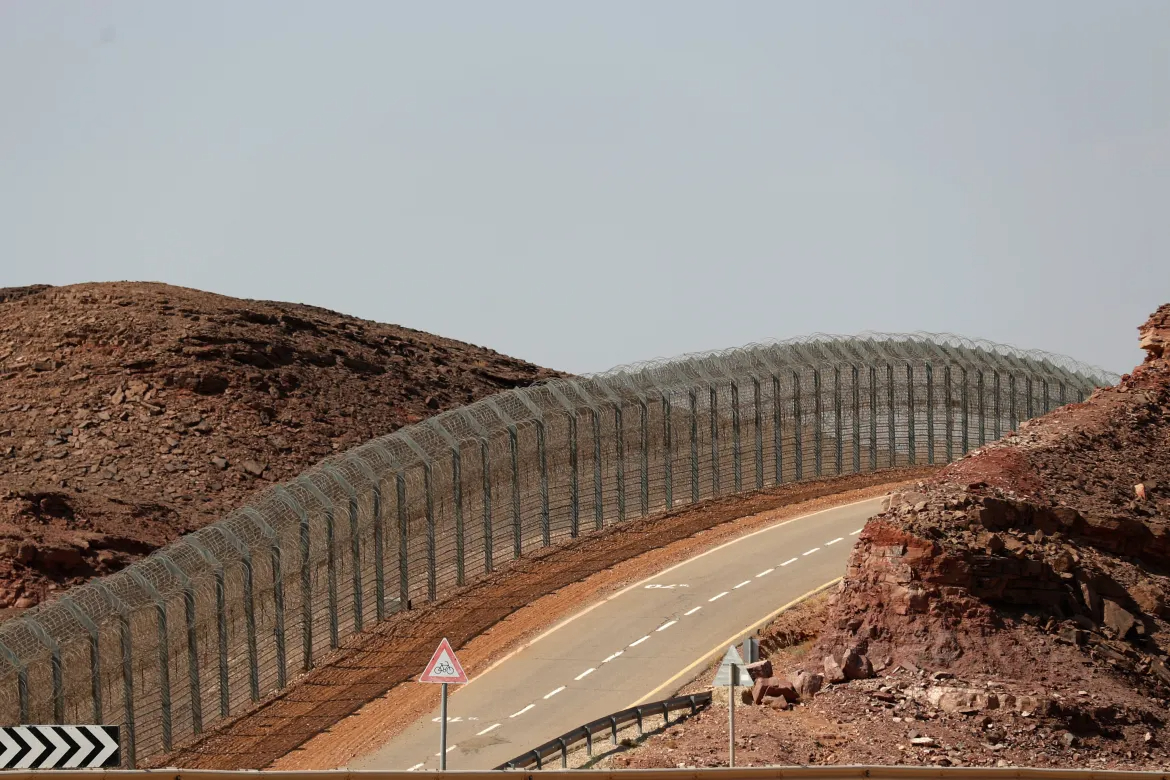 حكومة الاحتلال توافق على مقترح بناء سياج على الحدود الأردنية