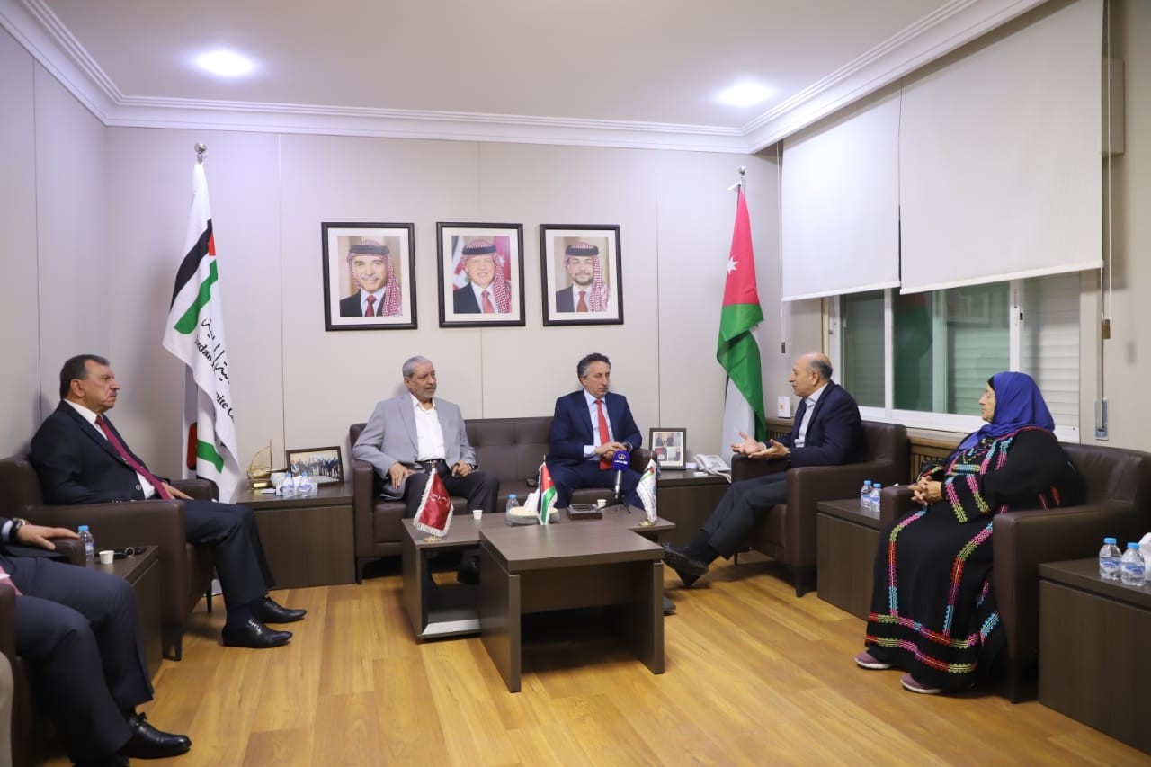 "العمل النيابية" تزور الهيئة الخيرية الهاشمية
