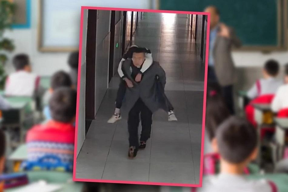 ينام في الصف.. مدرس يحمل طالبه على ظهره إلى منزله لمدة عامين