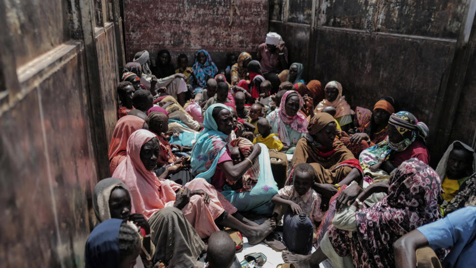 "قتل ونهب وتجويع وتشريد".. بالأرقام: الحصاد المر لعام الحرب في السودان