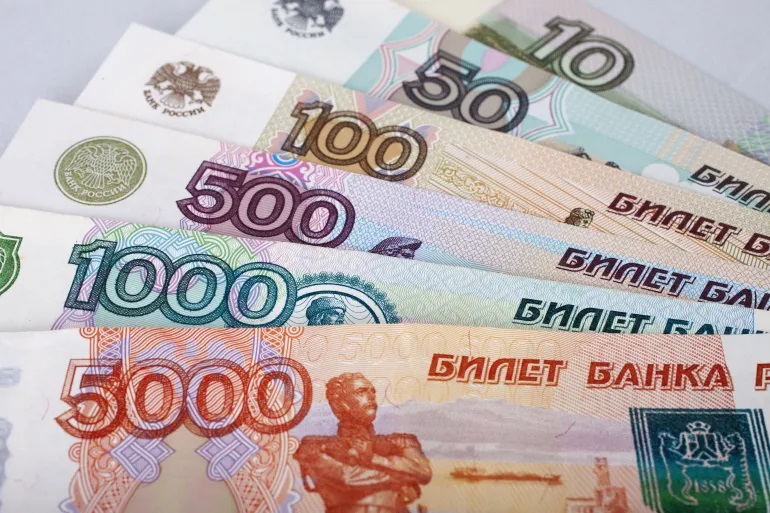 بروكسل تعتزم استثمار نحو 3 مليارات يورو من الفوائد على الأصول الروسية المجمدة في دعم أوكرانيا