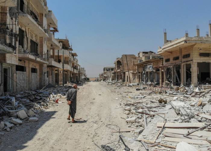 منظمة حقوقية: مقتل 68 مدنيا بسوريا بينهم 13 طفلا الشهر الماضي