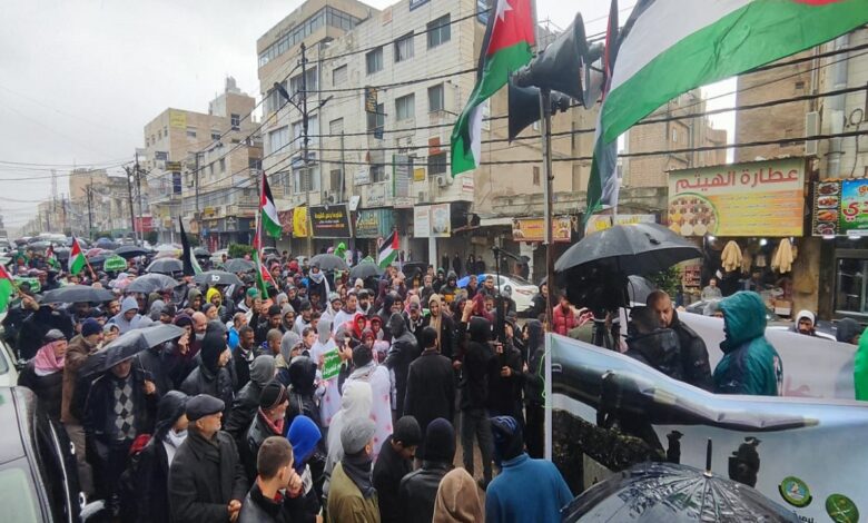 مسيراتٌ حاشدة في المحافظات تحت عنوان "رفح تقاوم غزة مقبرة الغزاة الصهاينة"