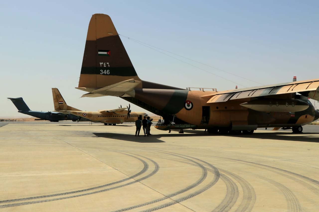 القوات المسلحة الأردنية تنفذ 3 إنزالات جوية لمساعدات على جنوب غزة بمشاركة دولية