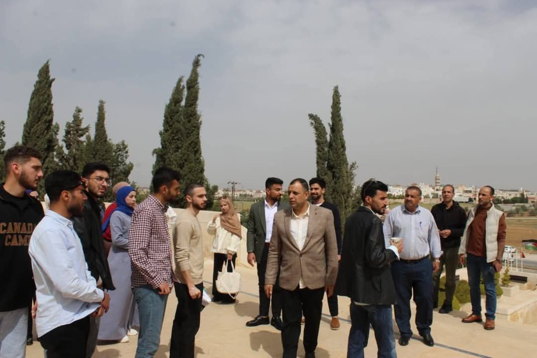 22 طالبًا من جامعة عجلون الوطنية يحيون ذكرى الكرامة في صرح الشهيد