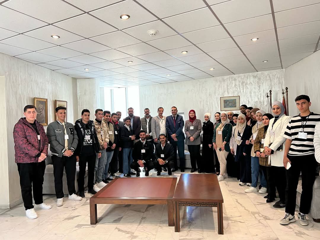 وفد من كلية الأعمال في جامعة عجلون الوطنية يزور البنك المركزي الأردني