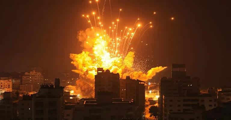 استشهاد 38 شخصا على الأقل جراء قصف أمريكي لميناء وقود باليمن