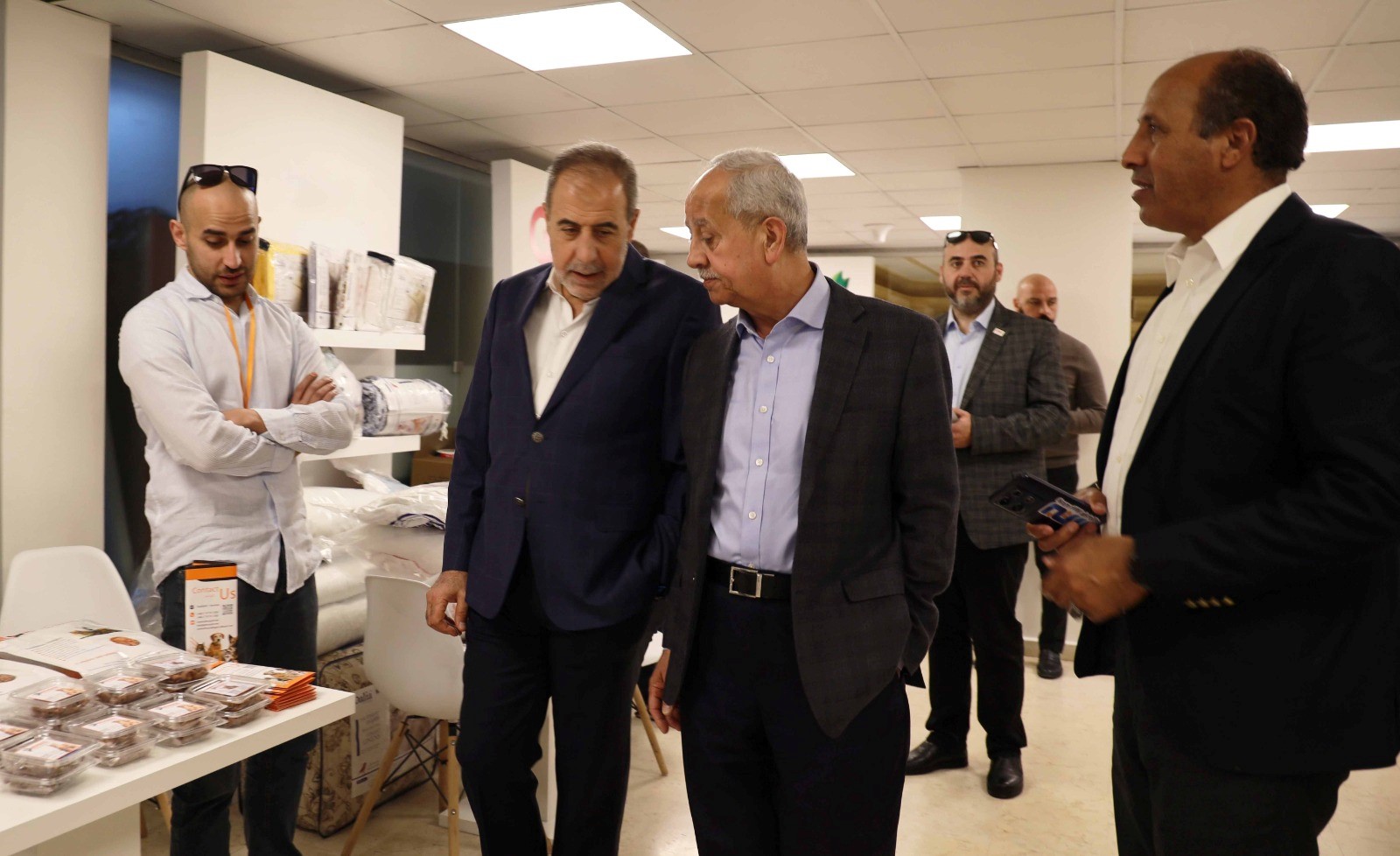 "صناعة عمان" تربط 82 شركة صناعية بمراكز تجارية وفنادق كبرى