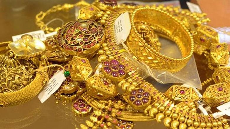 الذهب عيار 21 محليا يفقد مستوى 70 دينارا وينخفض إلى 69.2 دينارا للغرام