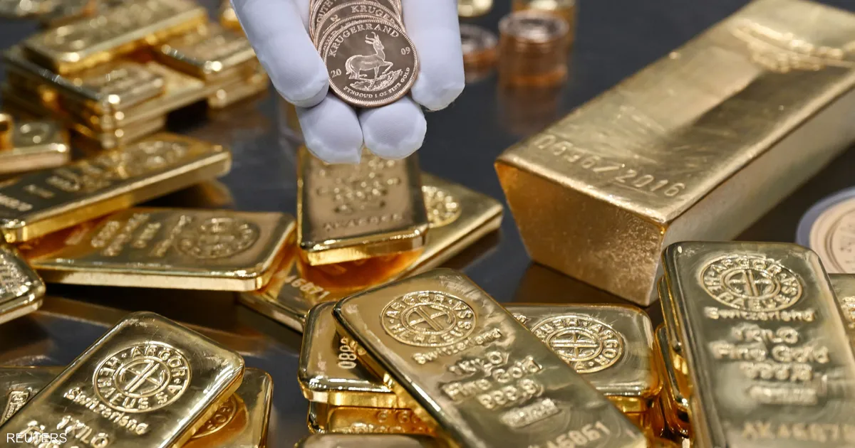 هل يتخلى الذهب عن عرشه؟ ترامب يهدئ حرب الرسوم والبتكوين يحلّق