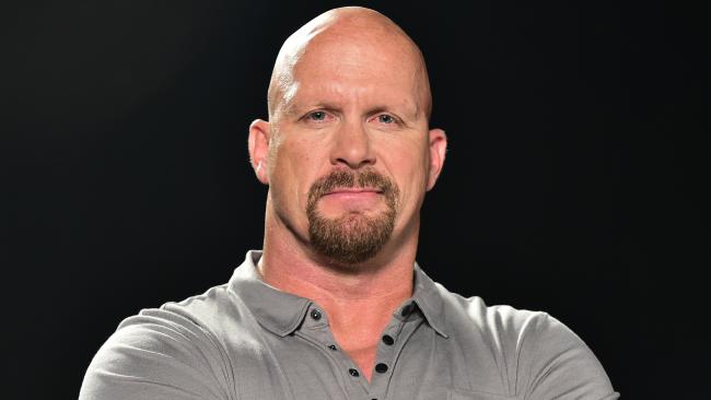 أسطورة "WWE" ستيف أوستن يرفض مليون دولار لارتداء زي ترويجي