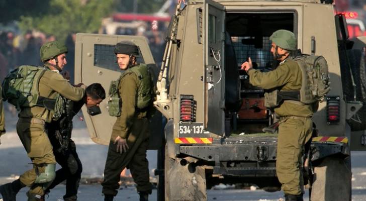 قوات الاحتلال تعتقل فلسطينيًا من مخيم بلاطة شرق نابلس