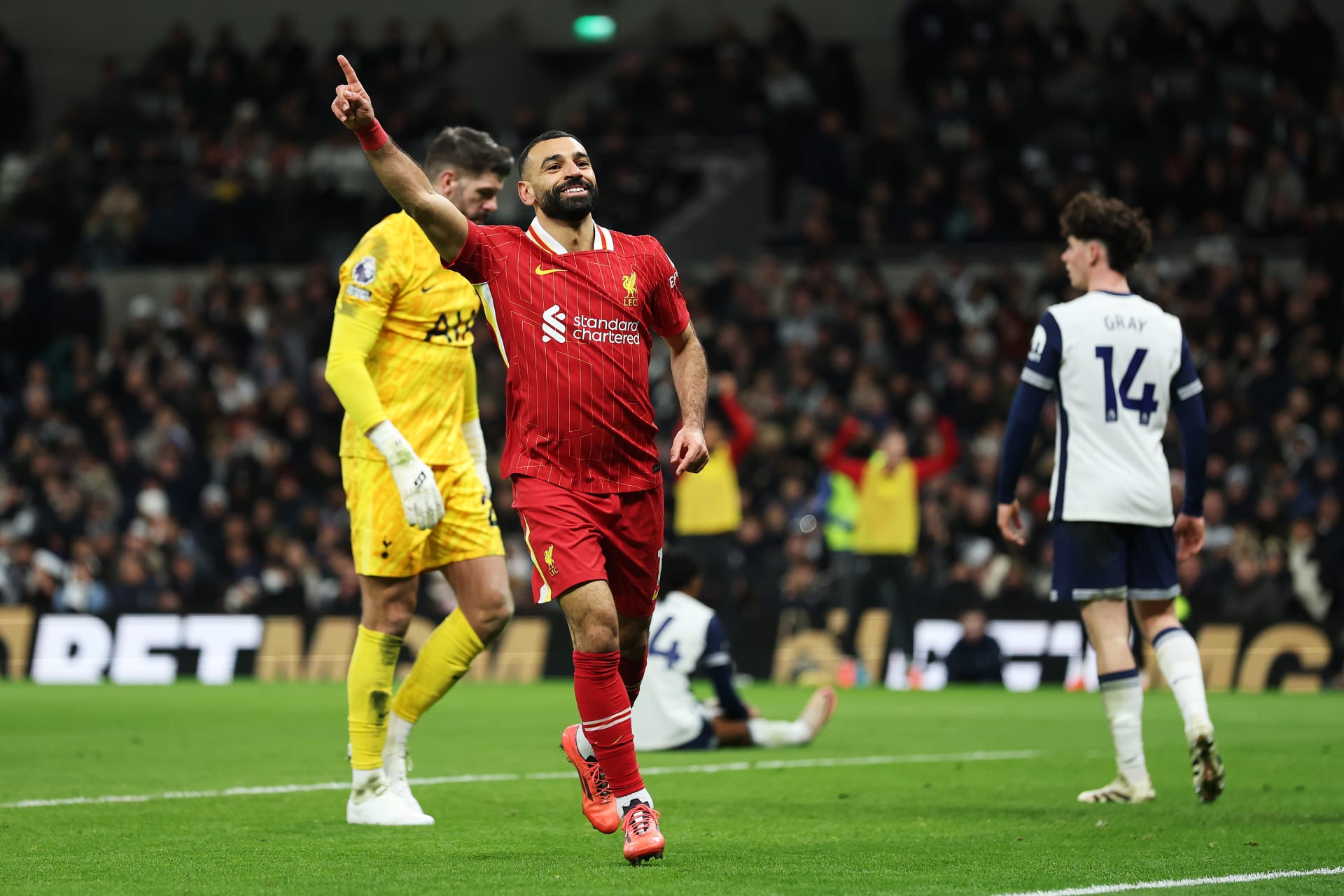 محمد صلاح يطارد رقمًا قياسيًا جديدًا أمام توتنهام في الدوري الإنجليزي