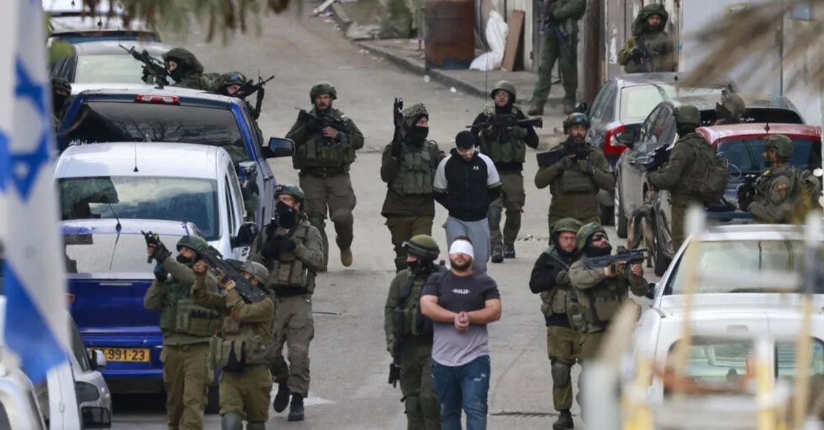 الاحتلال يعتقل 5 فلسطينيين بينهم طلبة من نابلس ومخيم بلاطة