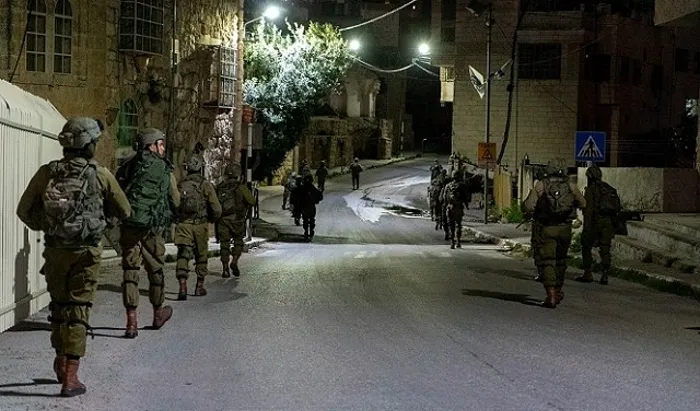 قوات الاحتلال تقتحم قرية واد فوكين غرب بيت لحم وتنتهك حرمة المنازل