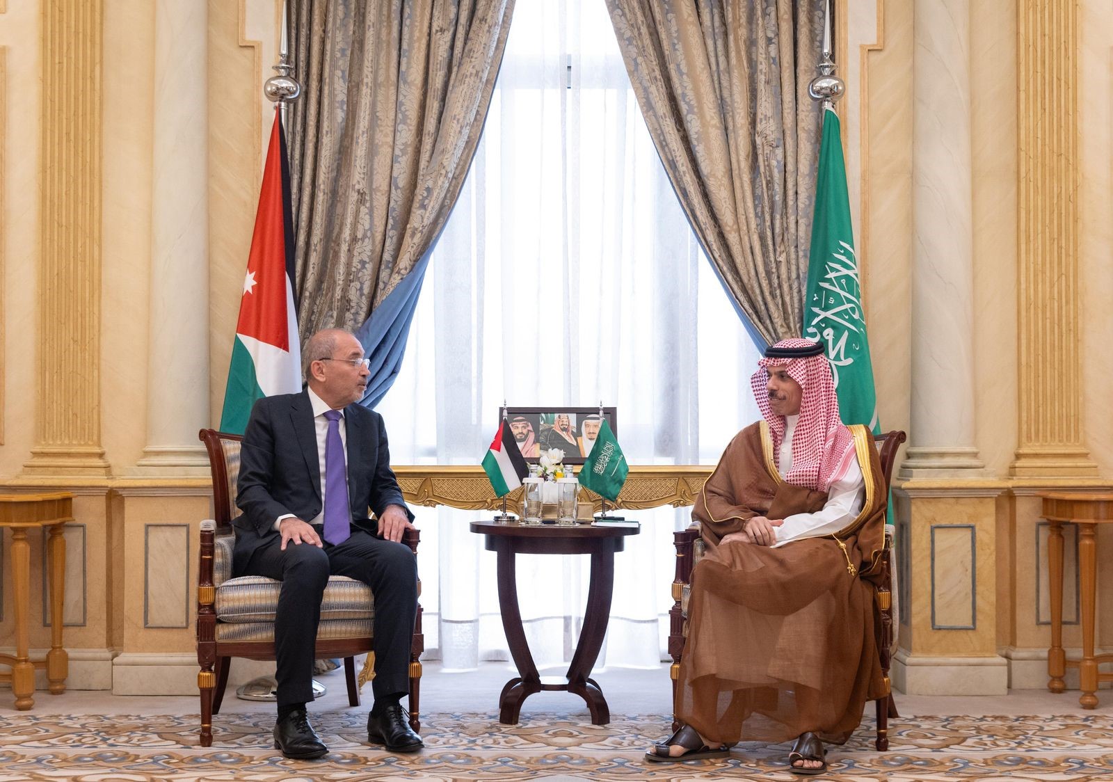 الأردن والسعودية يبحثان تعزيز التعاون ووقف عدوان الاحتلال على غزة