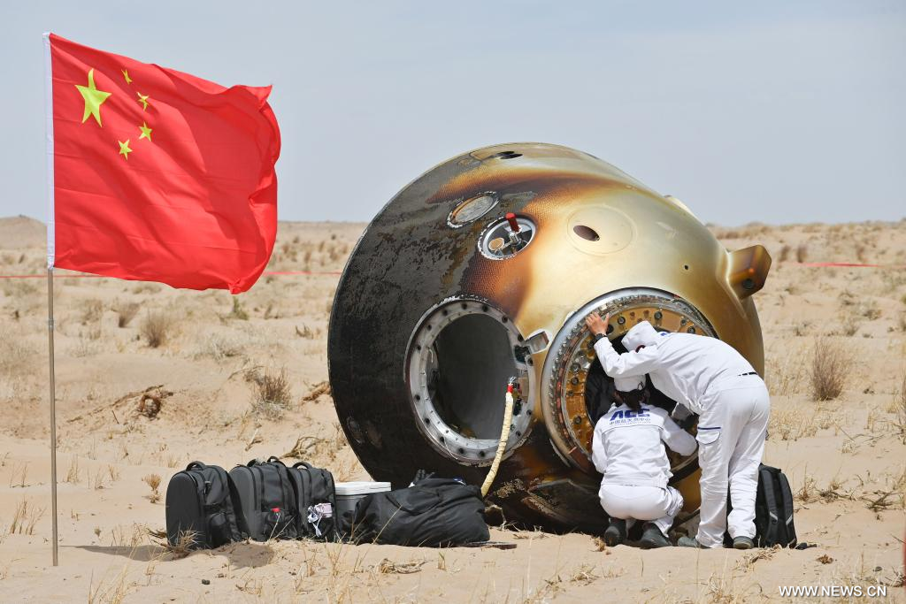 عودة مركبة Shenzhou 19 الصينية بنجاح إلى الأرض مع طاقمها الثلاثي