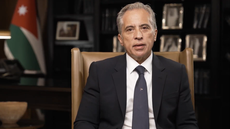 رئيس الوزراء بيوم العمال: تحية للسواعد التي تبني وتزرع وتصنع في أردننا الحبيب