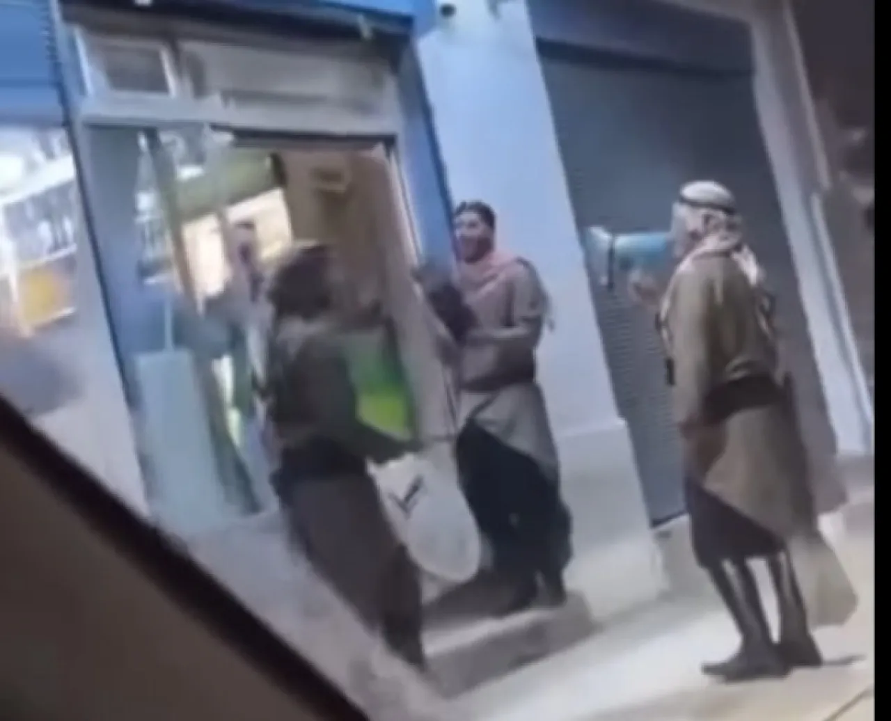 إغلاق خمّارة في الزرقاء بعد احتفال أثار جدلاً واسعًا