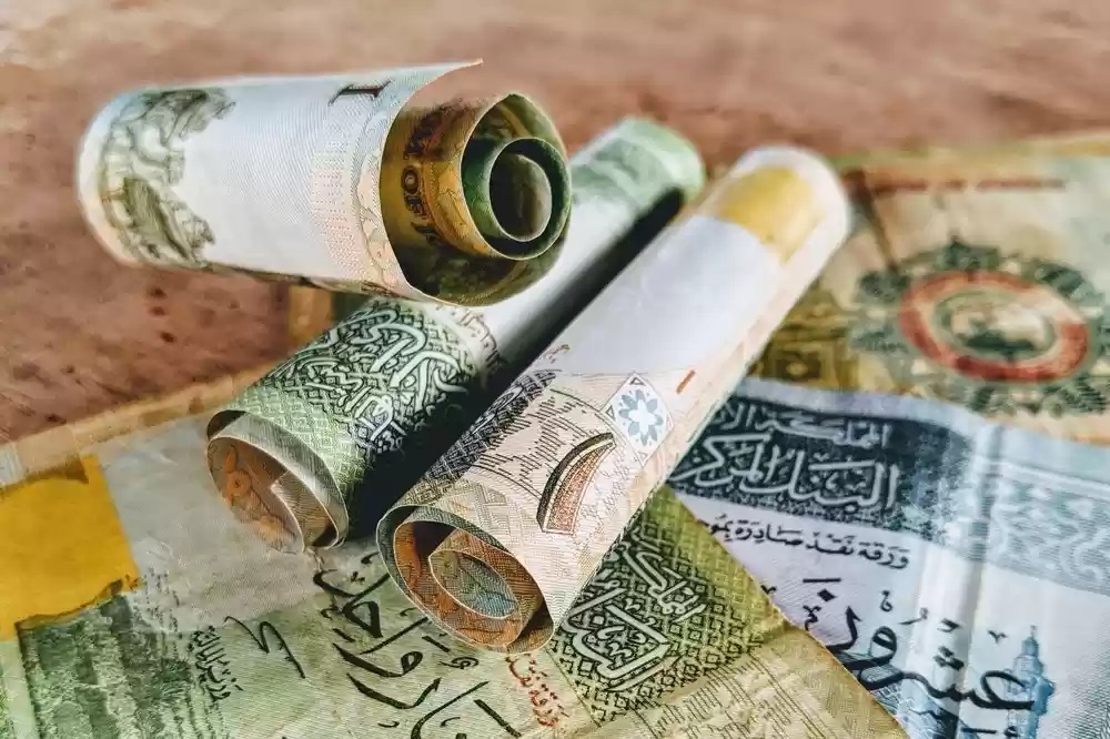 نائب يطالب بتأجيل أقساط القروض لشهر أيار