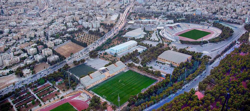 وزيرا الأشغال والشباب يتفقدان مشاريع صيانة مرافق مدينة الحسين الرياضية 