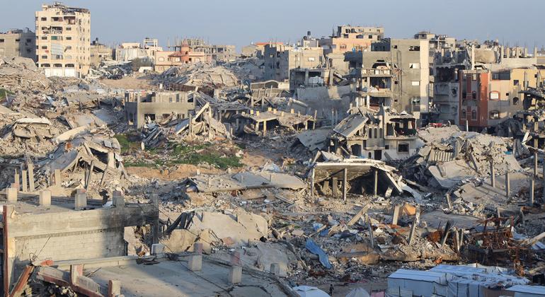 قائمة بـ 35 معتقلاً غزياً يكشف عنها حقوقيون.. والاحتلال يخفي مصير الآلاف