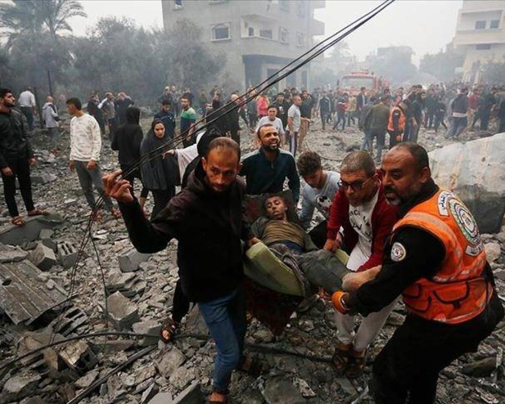 3 شهداء جراء قصف الاحتلال مجموعة مواطنين في دير البلح