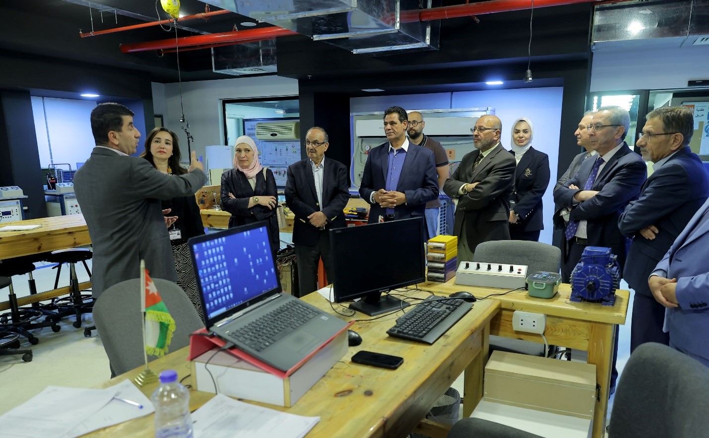 "التربية النيابية" تزور كلية لومينوس ومدرسة أم عبهرة
