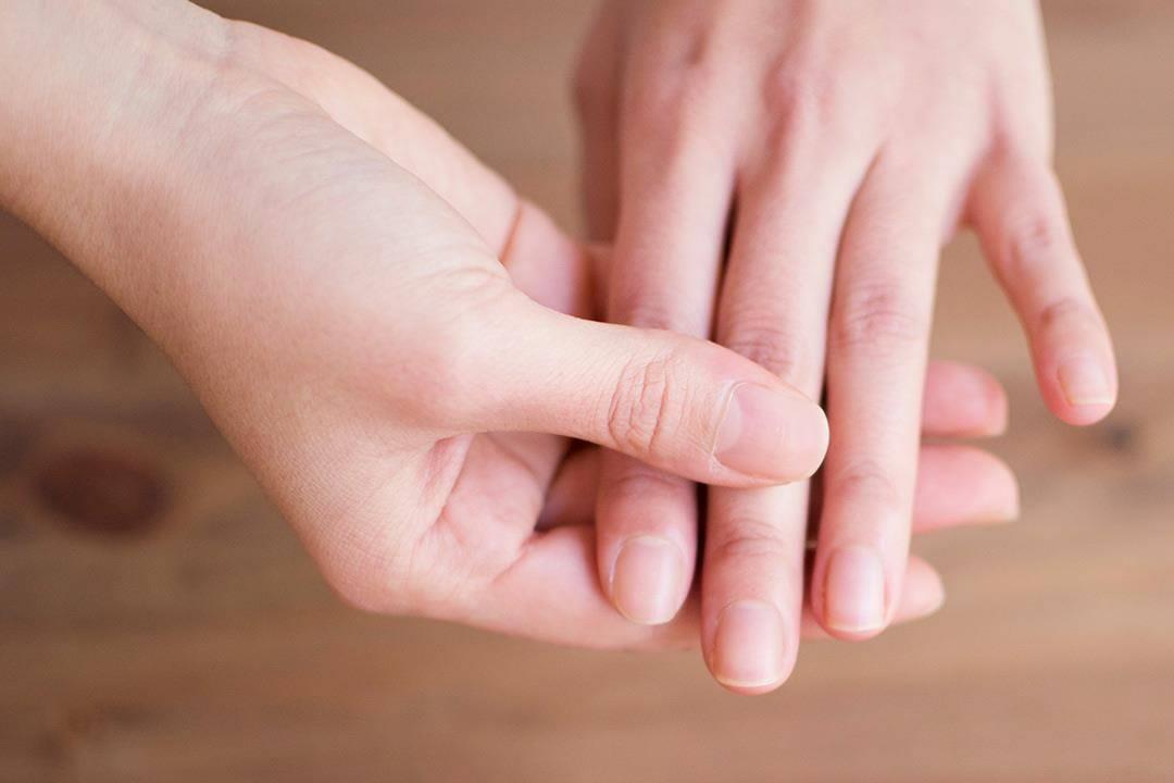علامة خفية على أطراف الاصابع تكشف سرطان الرئة!