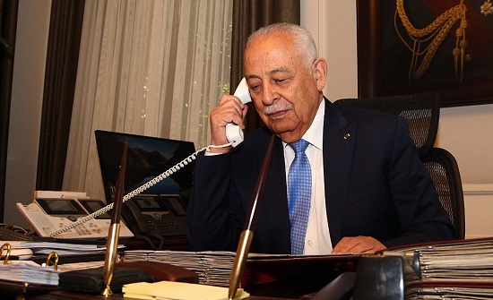 العيسوي ينقل لطاهر المصري  تمنيات الملك وولي العهد له بالشفاء العاجل