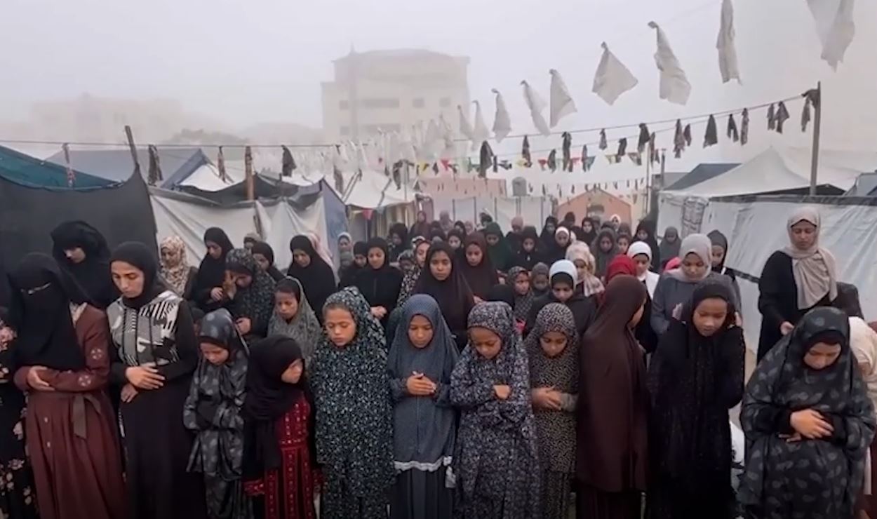 الأردنيون يعيشون فرحة العيد وقلوبهم على غزة.. تقرير تلفزيوني