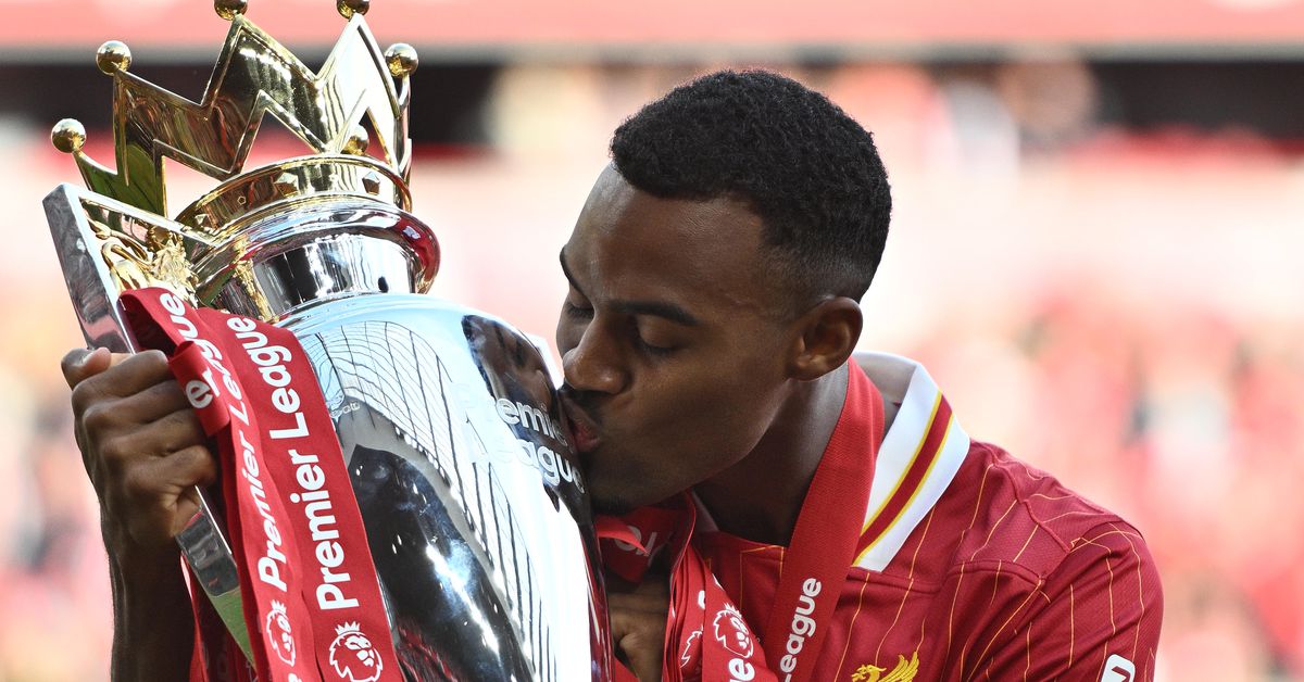 ليفربول في مأزق.. ريال مدريد عينه على كونات