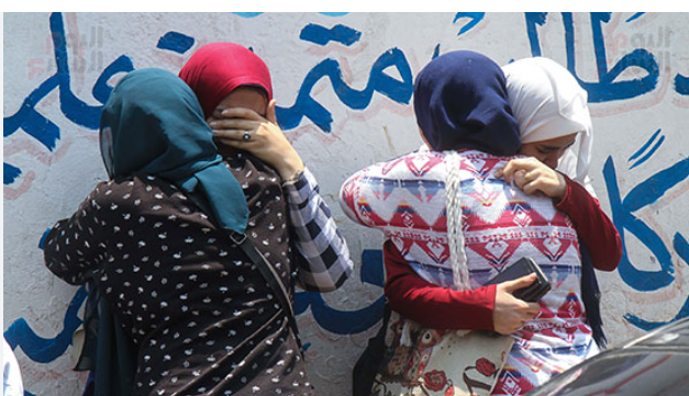 حالات اغماء وبكاء ..  صعوبة امتحان الانجليزي تشعل مواقع التواصل
