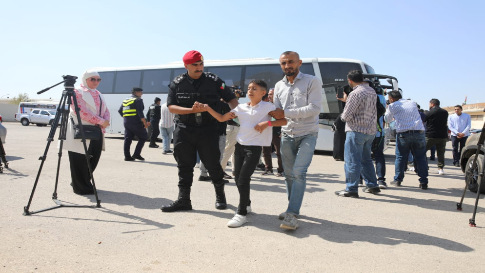 الأردن ينفذ إجلاءً بريًا لـ34 مريضًا من غزة برفقة 97 مرافقًا الأربعاء