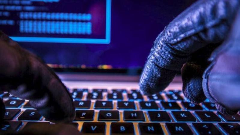 تحذير من الاحتيال الالكتروني: منصات مزيفة توقع ضحاياها بعطاءات وهمية