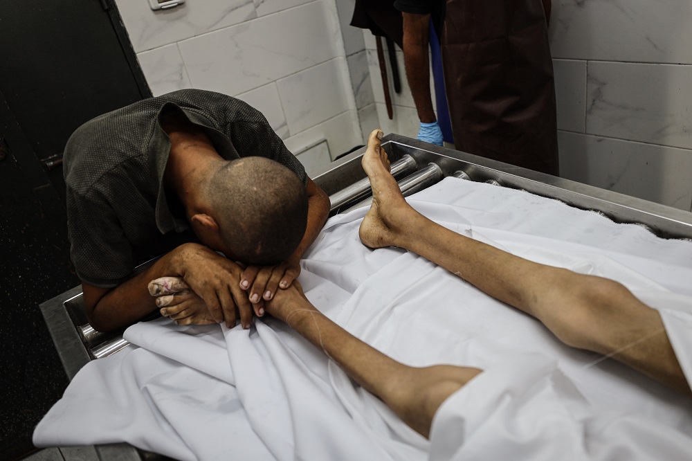 ارتفاع شهداء التجويع في غزة إلى 175.. والاحتلال يواصل قصف "مراكز المساعدات"