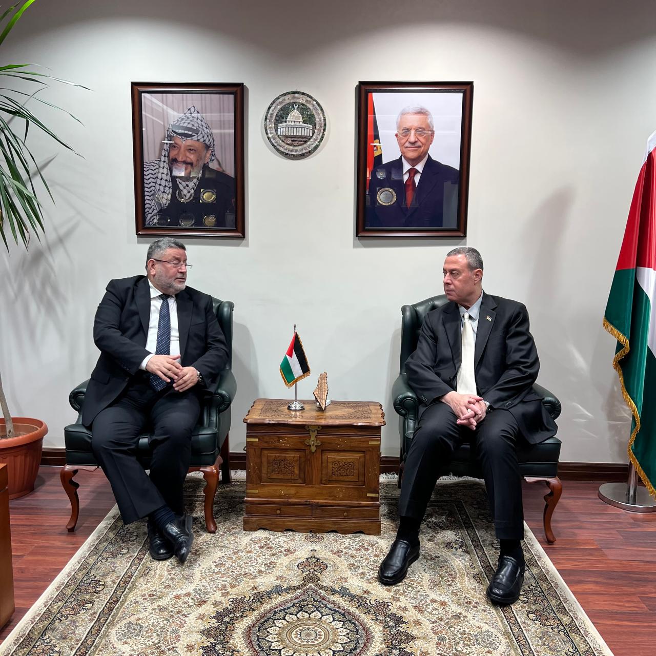 د. الشيخ يفتتح مرافق ثقافية في السفارة الفلسطينية بالقاهرة والسفير اللوح يشيد بدور الأردن وقيادته في مناصرة القضية الفلسطينية - صور وفيديو