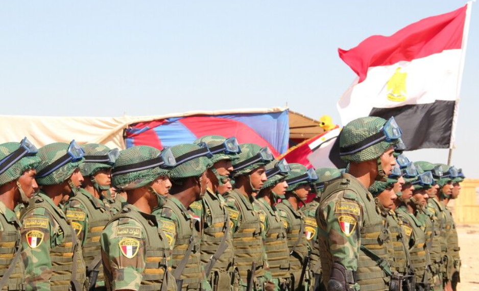 وزير الدفاع المصري يطالب الجيش بأعلى مستويات الجاهزية القتالية