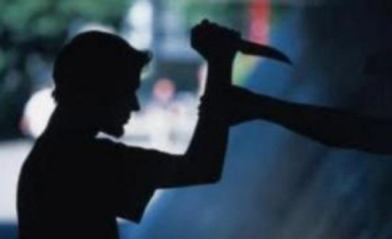 المعتدون لاذوا بالفرار..  طعن شخص بسبب خلافات سابقة في عمان