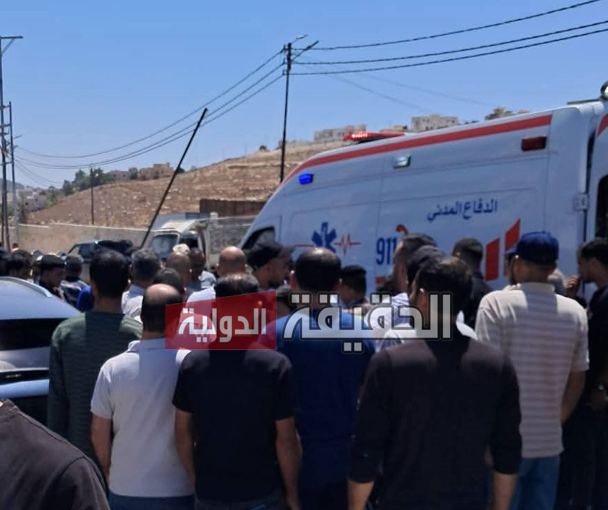 إصابة ستيني بحادث سير على إشارة الحسبة في جرش - صور