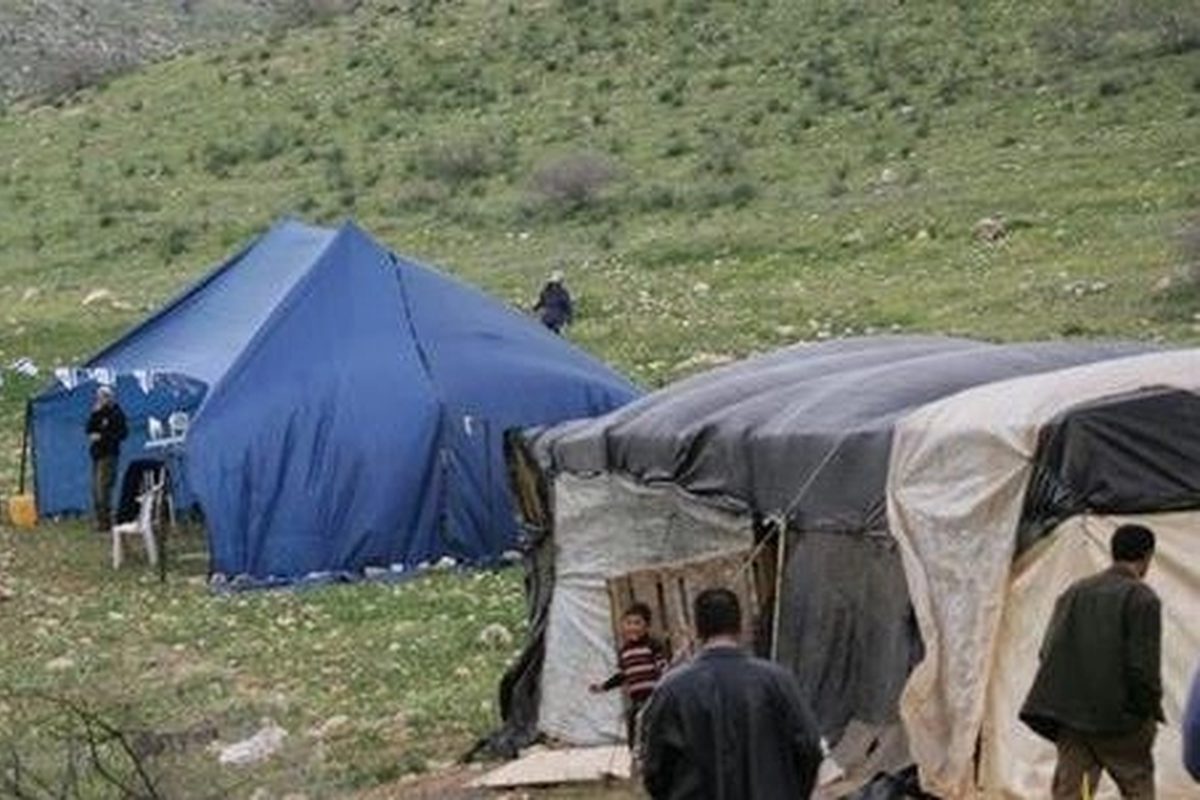مستعمرون ينصبون ثلاث خيم على أراضي المواطنين في مسافر يطا